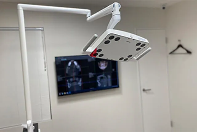 見やすさを追求したディスプレイとライト