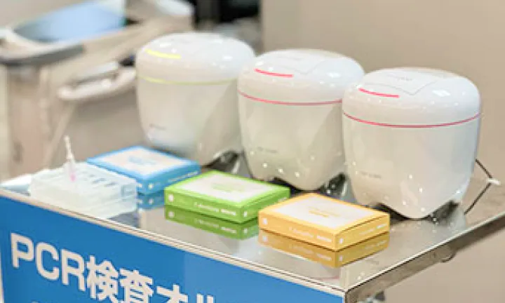 インプラント周囲炎を
            最小限に減らす術前検査