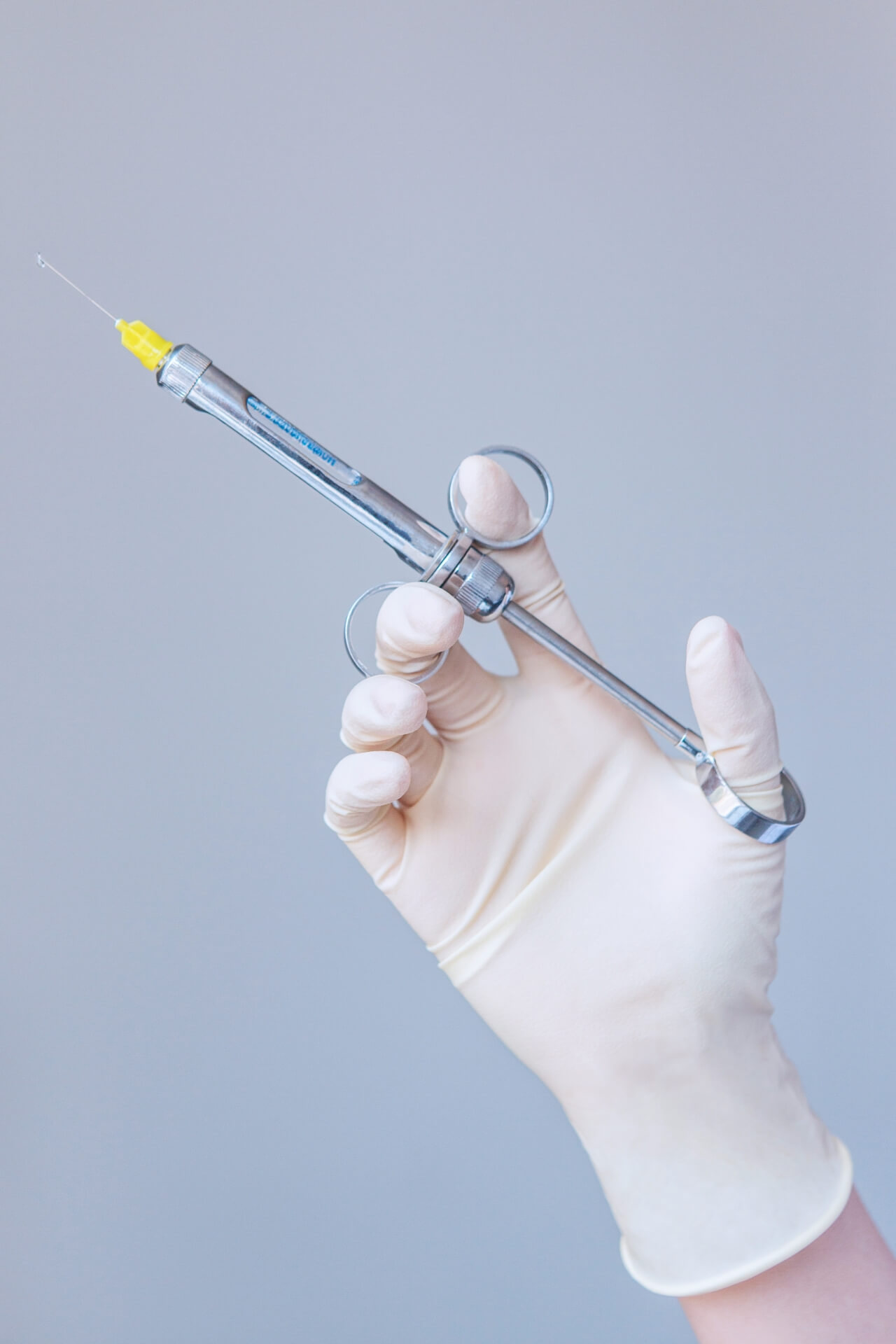 インプラント手術で使用する麻酔の種類と特徴