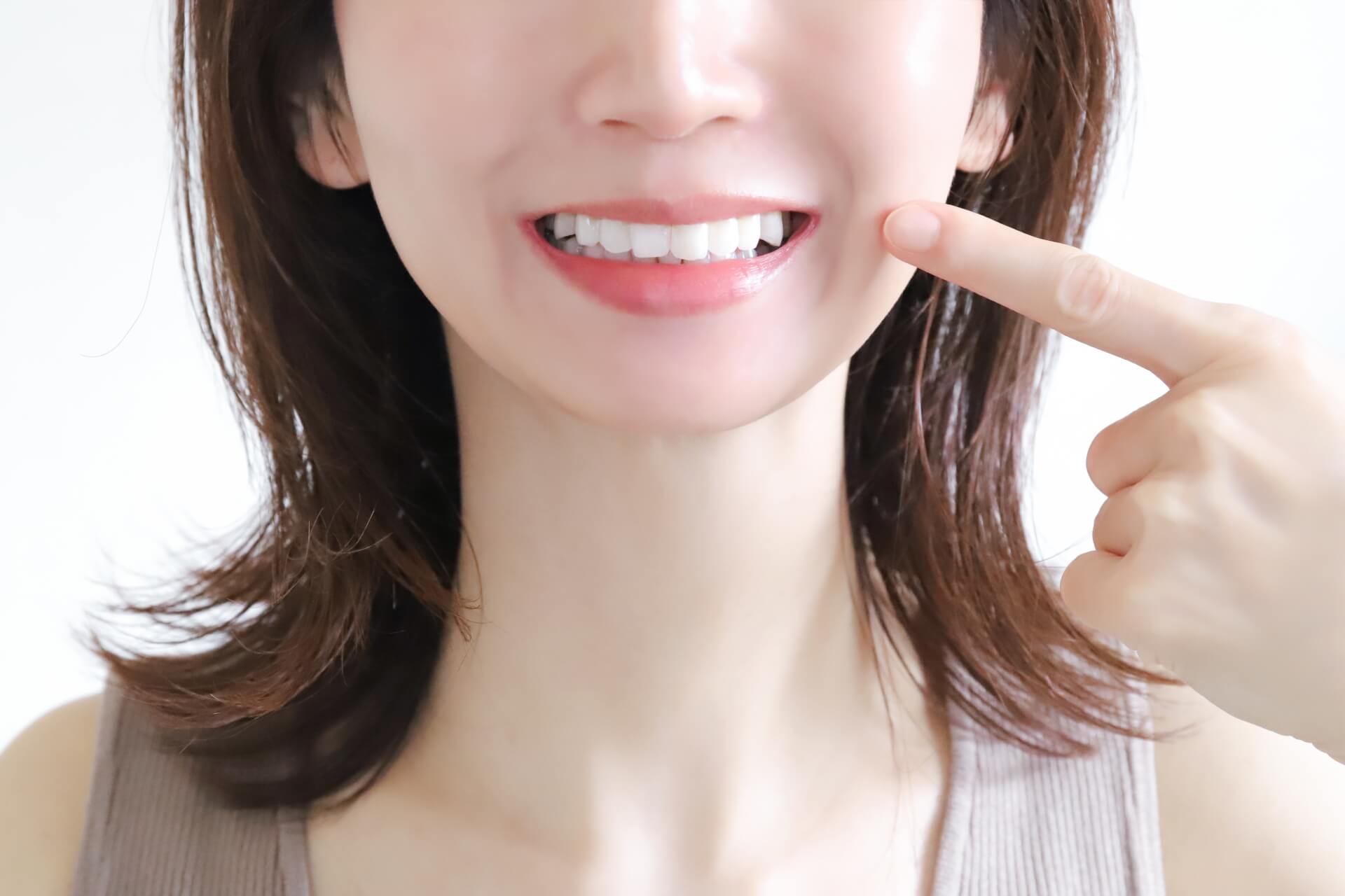 前歯のインプラント治療が難しいと言われる理由